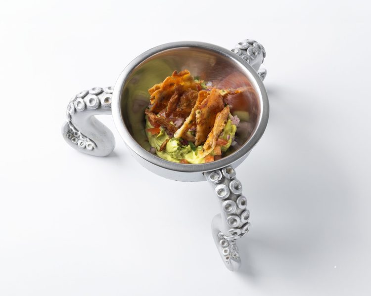 Guacamole with shrimps fritters